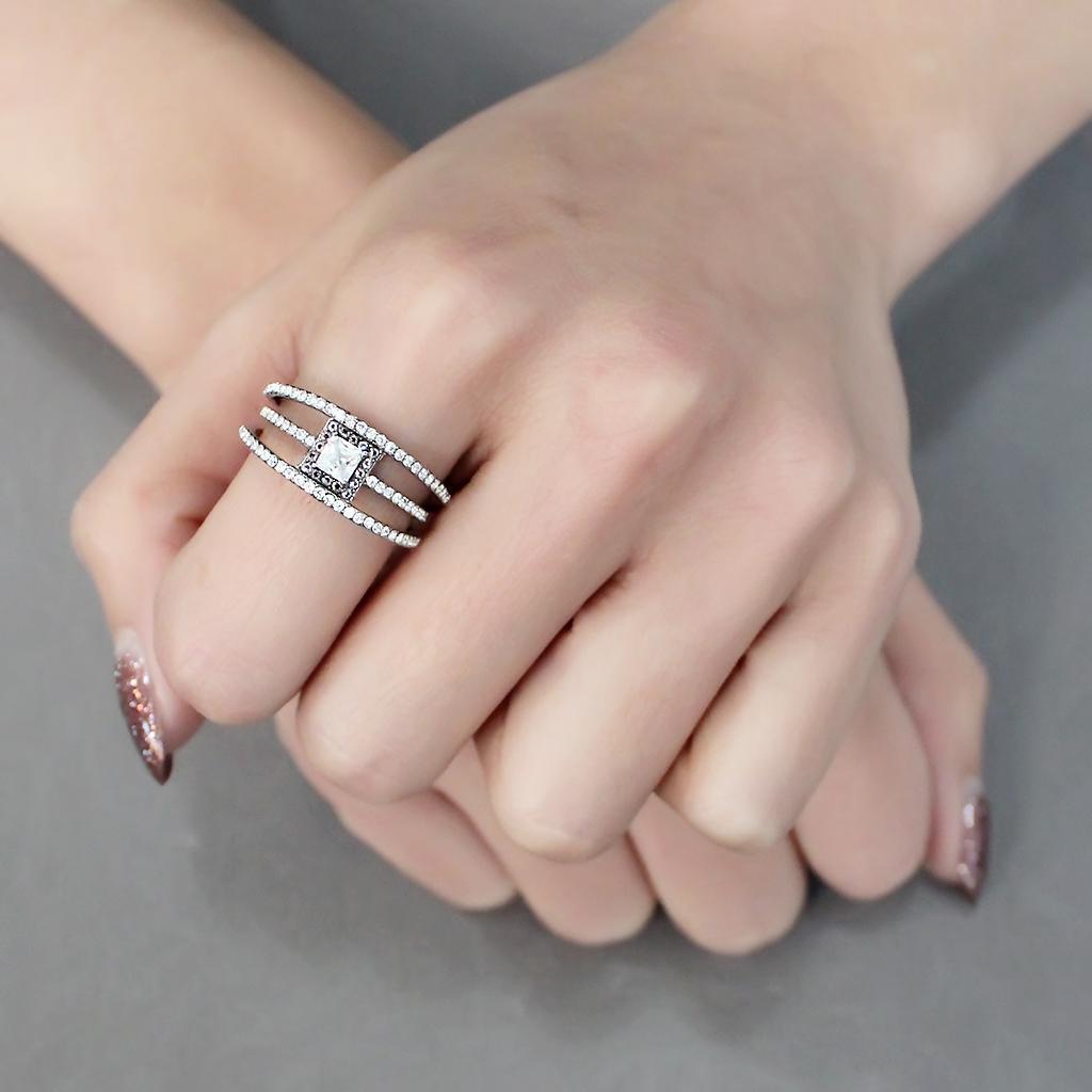 DA257 - High polished (no plating) Stainless Steel Ring with AAA Grade CZ in Clear