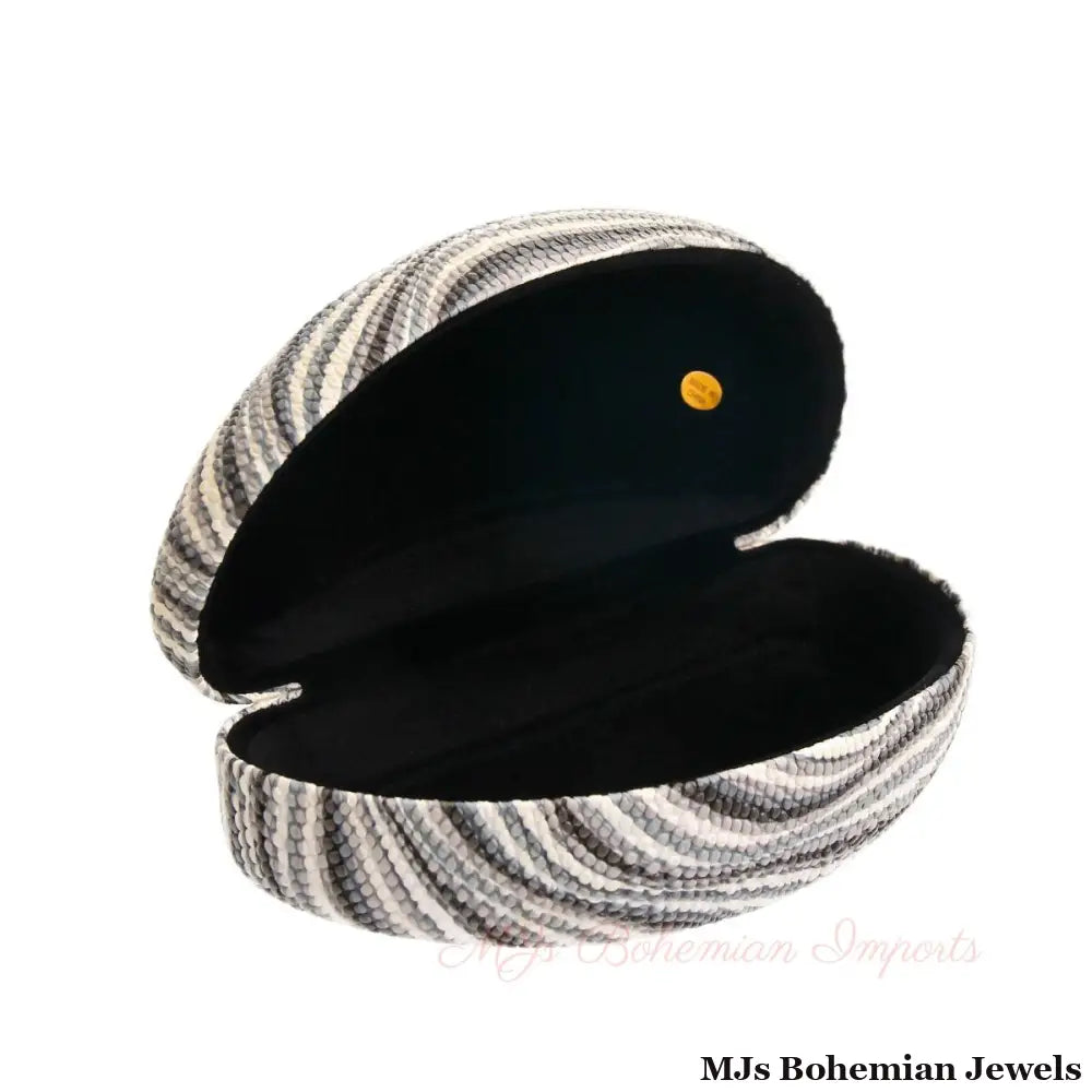 Black and White Ribbed Sunglass Case