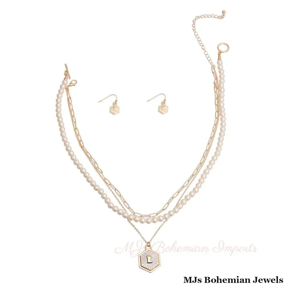 Gold 3 Layer Pearl Lock Necklace