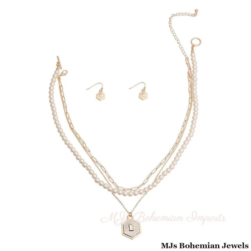 Gold 3 Layer Pearl Lock Necklace