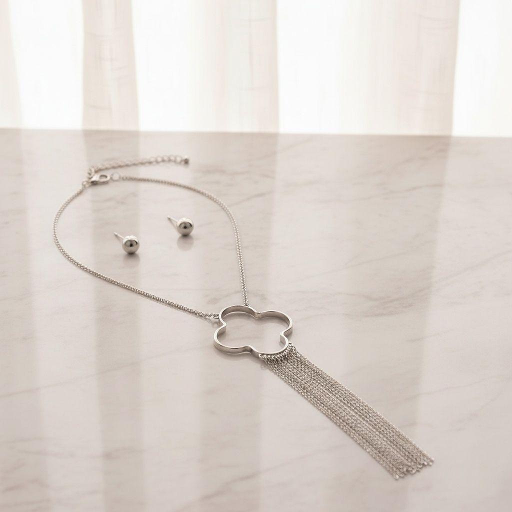 Pendant Silver Trending Quatrefoil Fringe Necklace