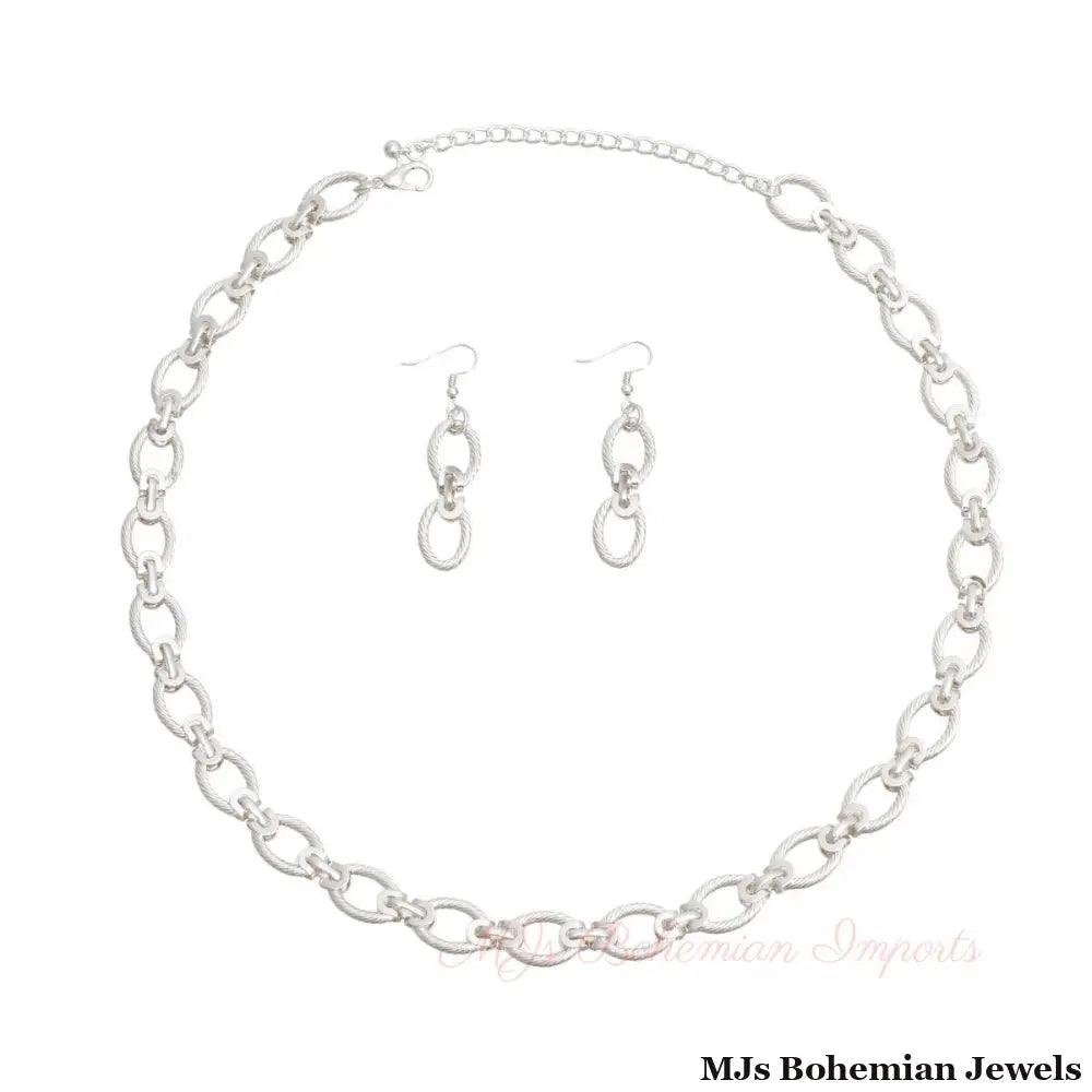 Twisted Oval Silver Metal Chain Set