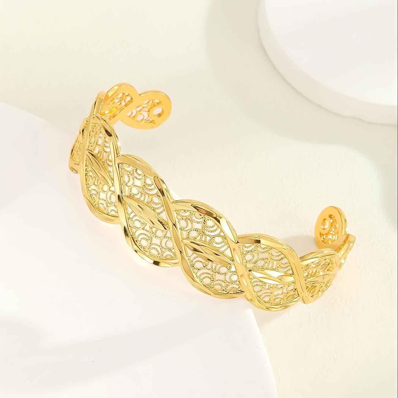 Hip-Hop Women's Moon Necklace - Chic 18K Gold-Plated Blue and White Bracelet Jewelry
