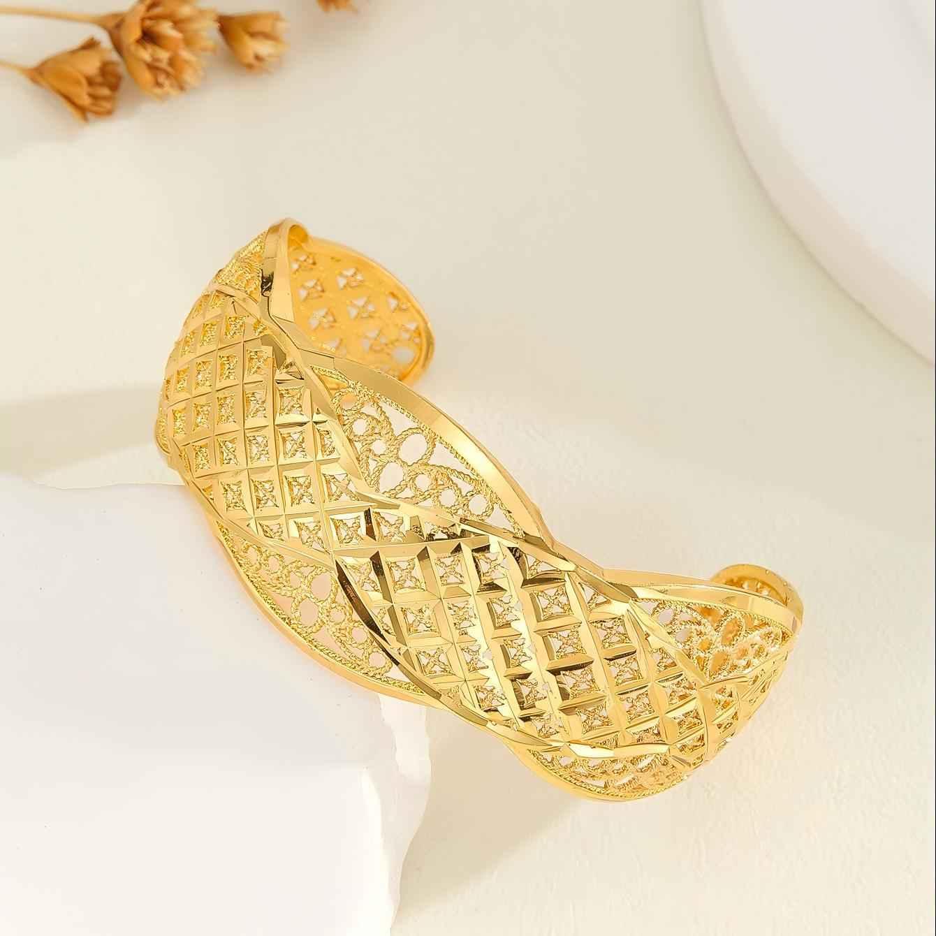 Hip-Hop Women's Moon Necklace - Chic 18K Gold-Plated Blue and White Bracelet Jewelry
