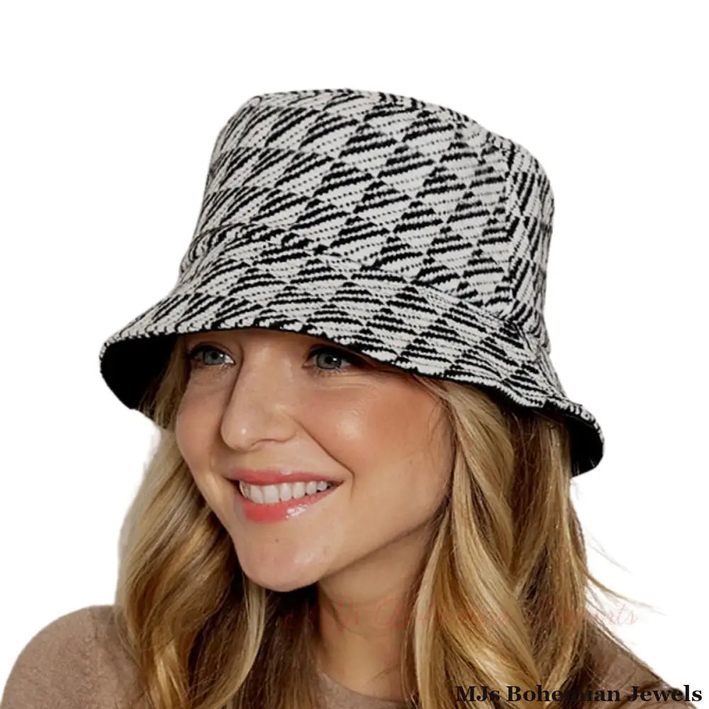 Black Geo Pattern Topstitch Bucket Hat
