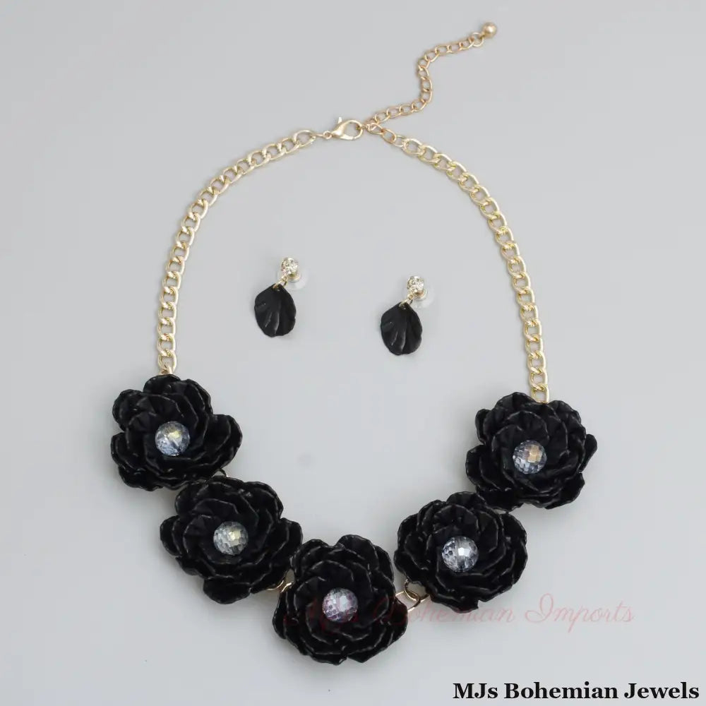 Five Flowers Necklace Set