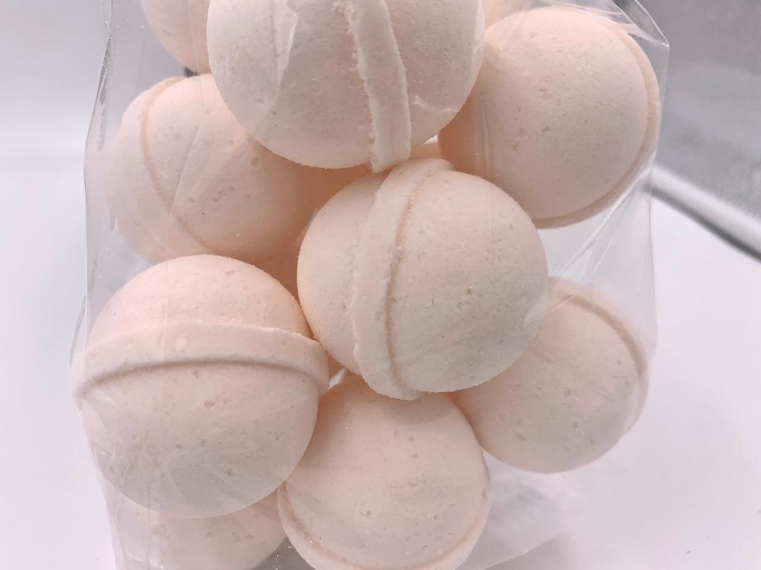 14 bath bombs (select from over 100 fragrances) our Little Bag of Balls (Fragrances A thru D)