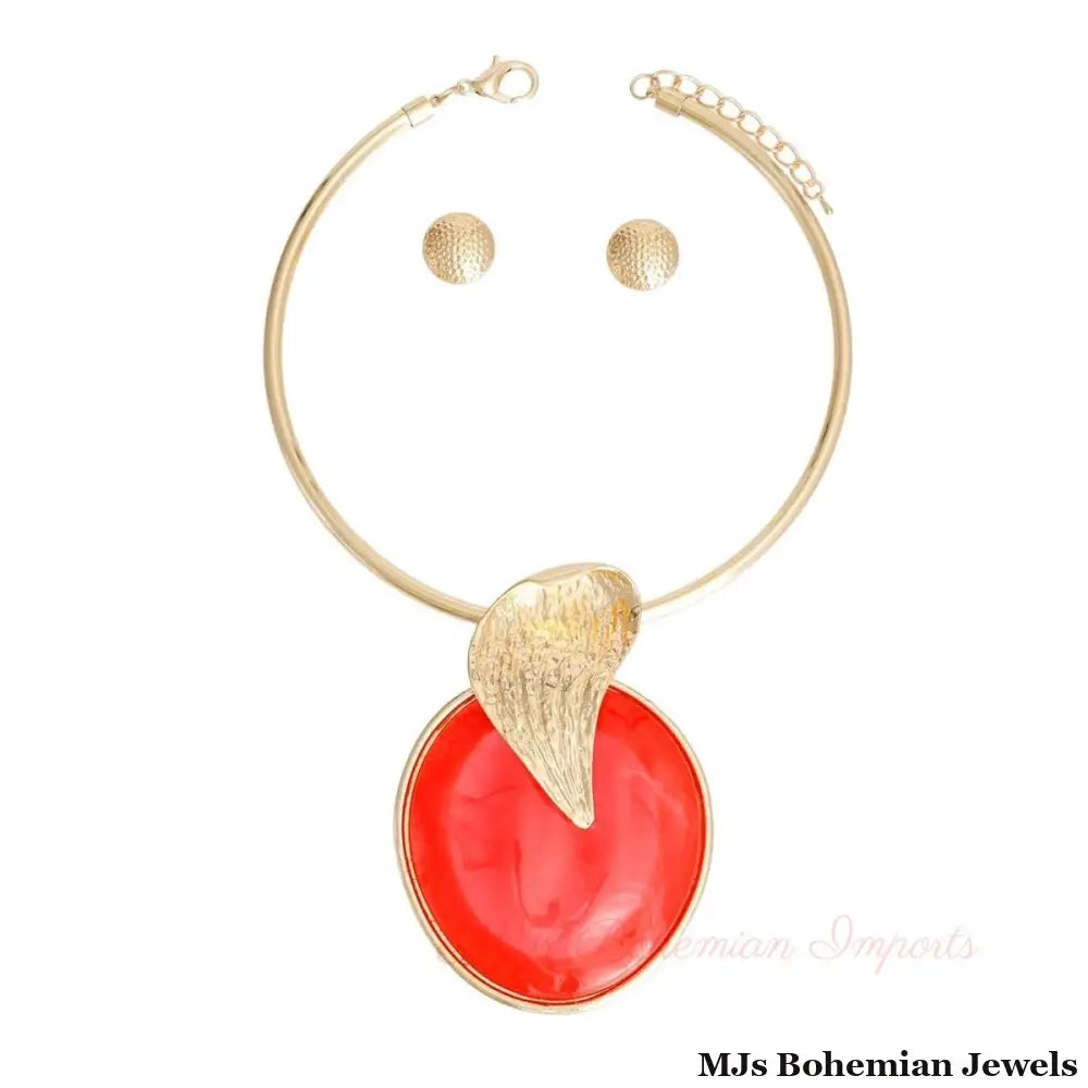 Gold Curved Leaf Red Pendant Set