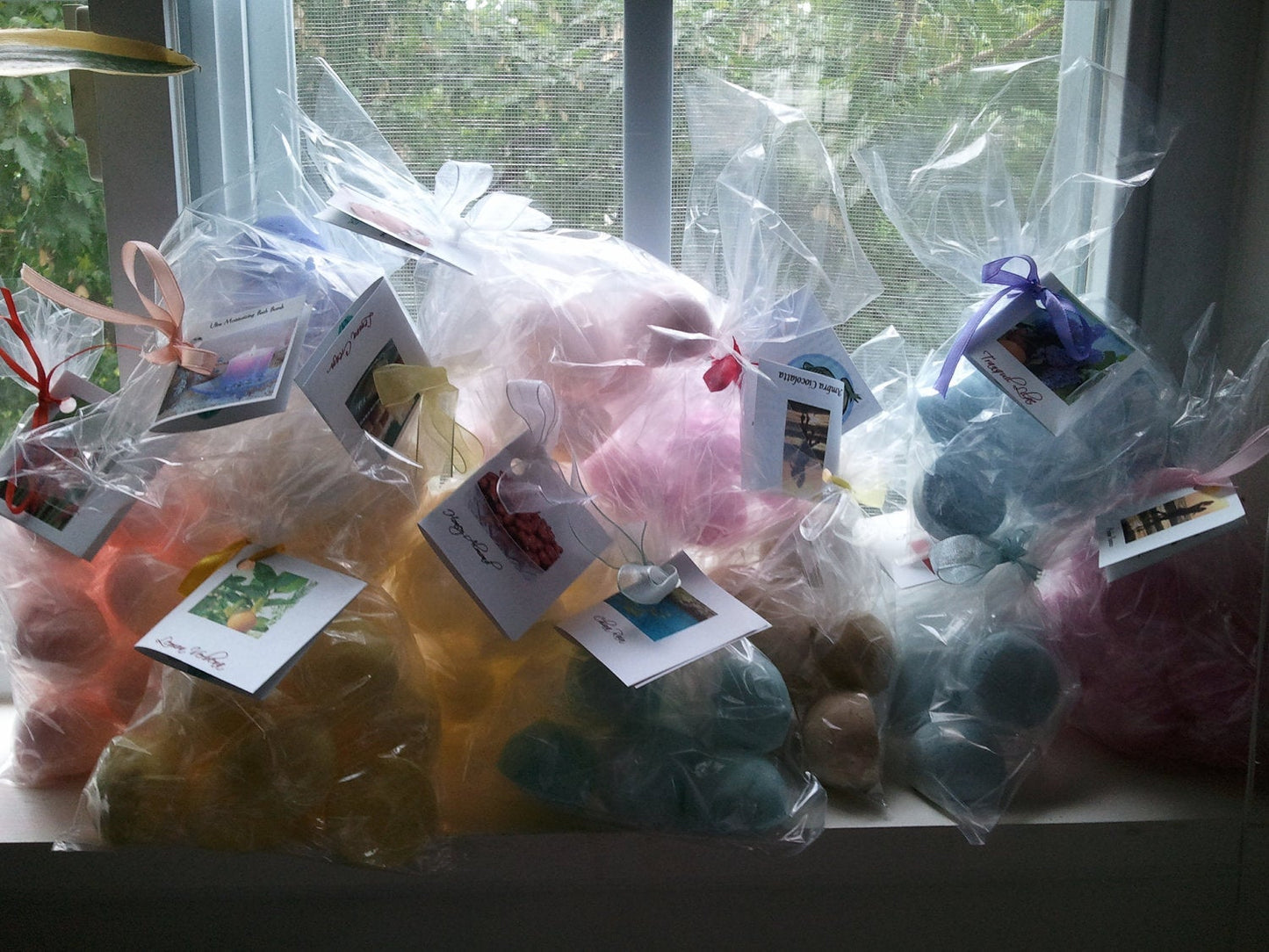 14 bath bombs (select from over 100 fragrances) our Little Bag of Balls (Fragrances E thru L) - great for dry skin