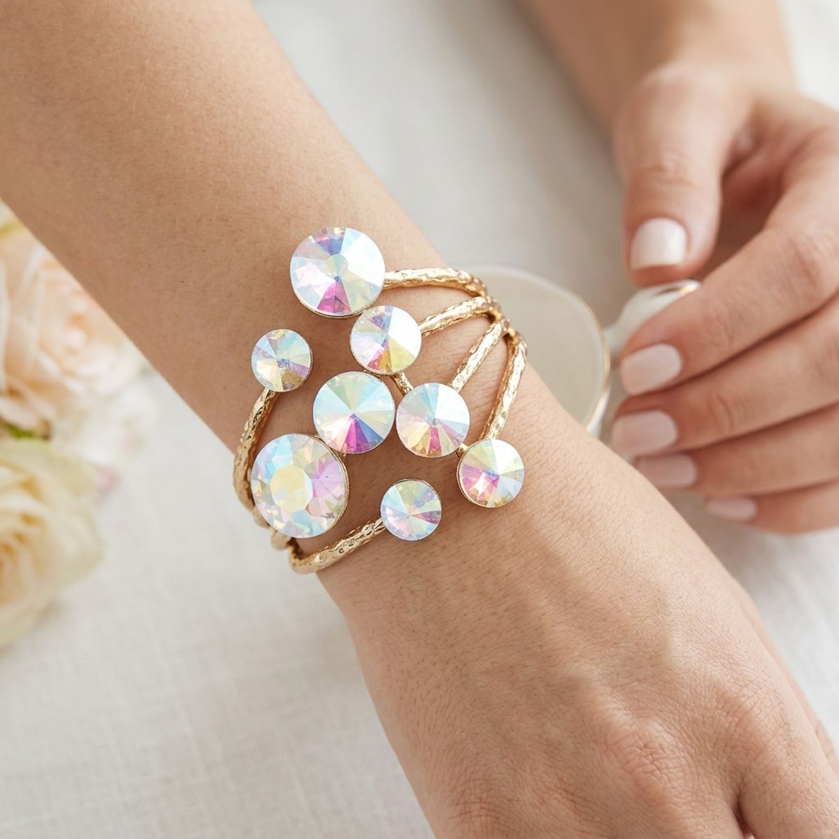 Round Aurbo Glass Crystal Gold Cuff Bracelet