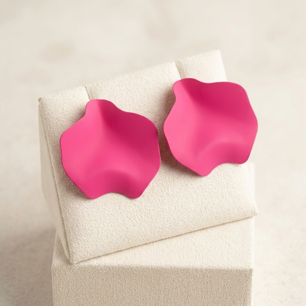 Fuchsia Matte Coating Sculpted Stud Earrings