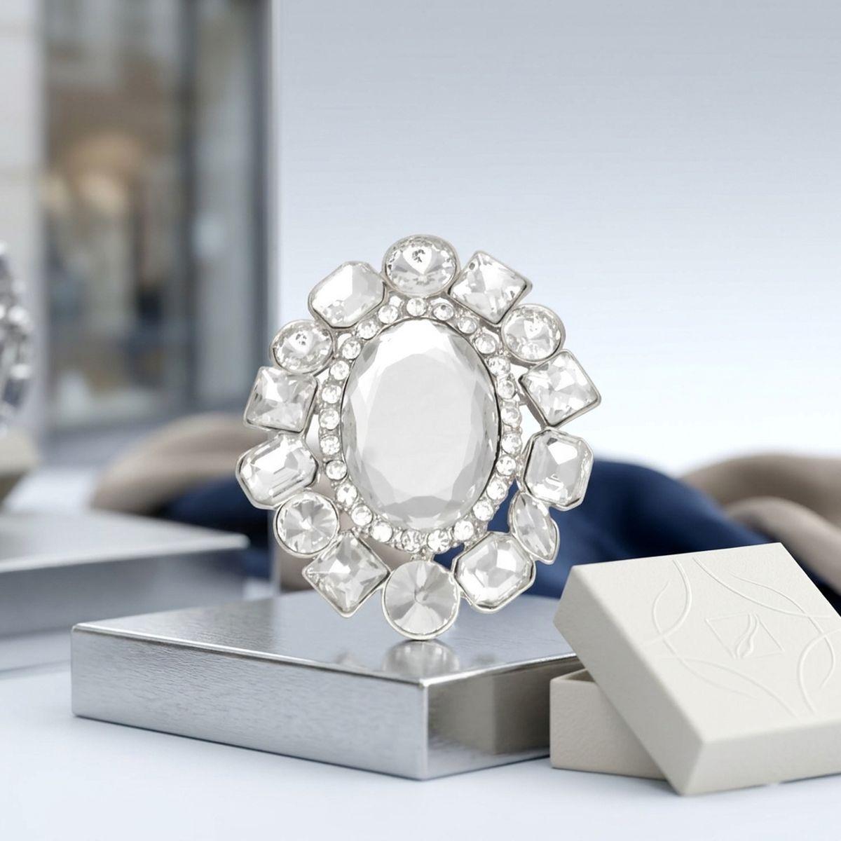 Oval Brooch Silver and Clear Glass Brilliant Pin