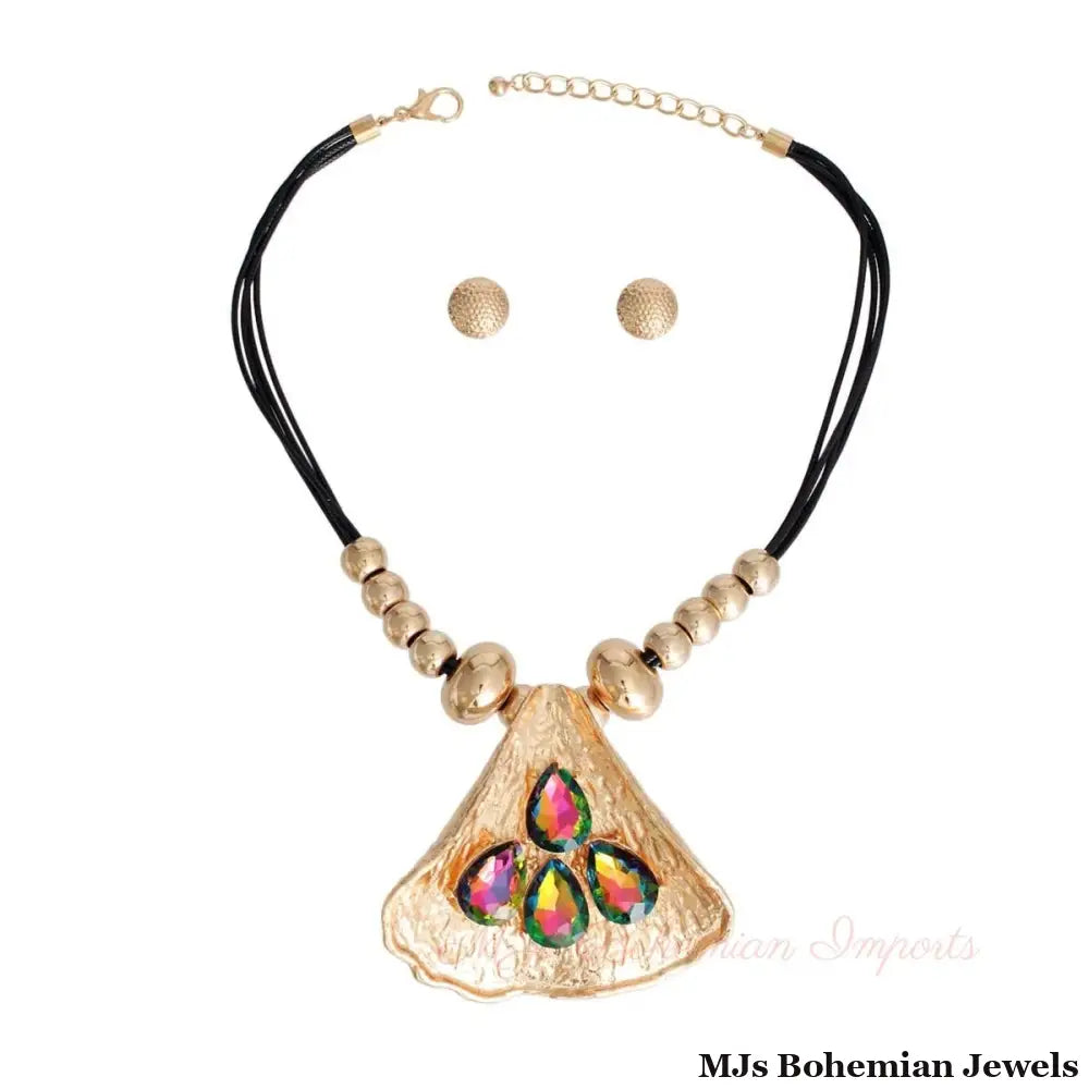 Metal Seashell Pink Green Necklace