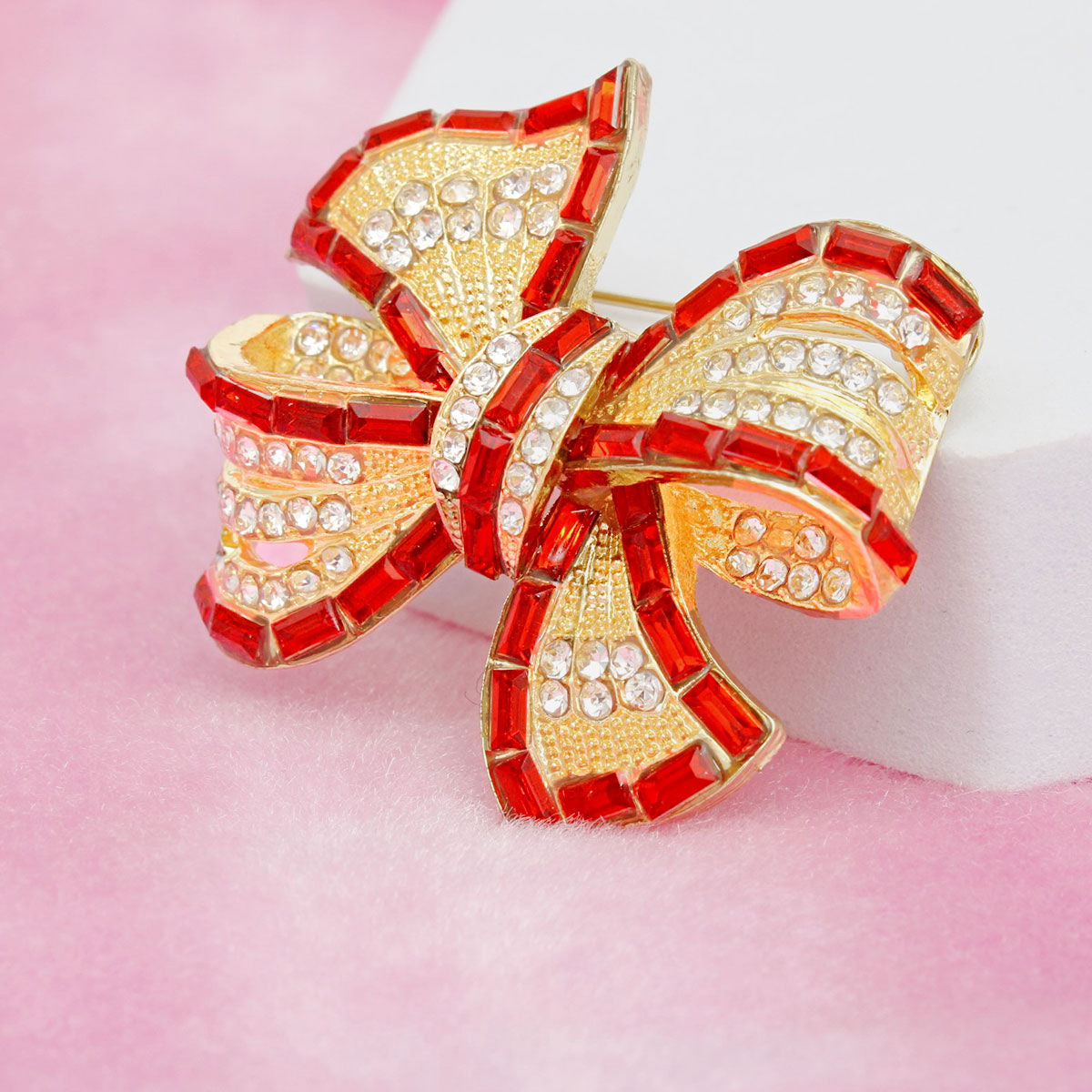 Brooch Graceful Red Gold Ribbon Bow Classic Pin