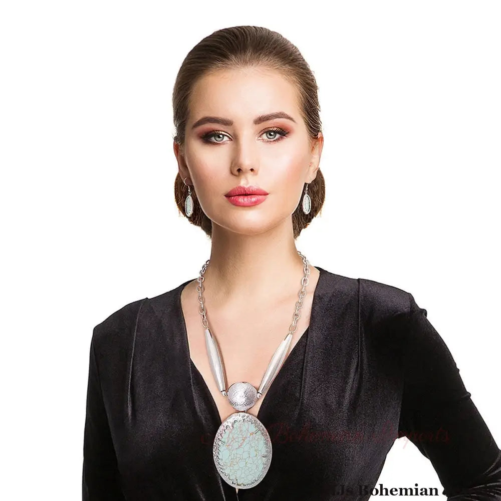 Oval Marbled Mint Green Necklace