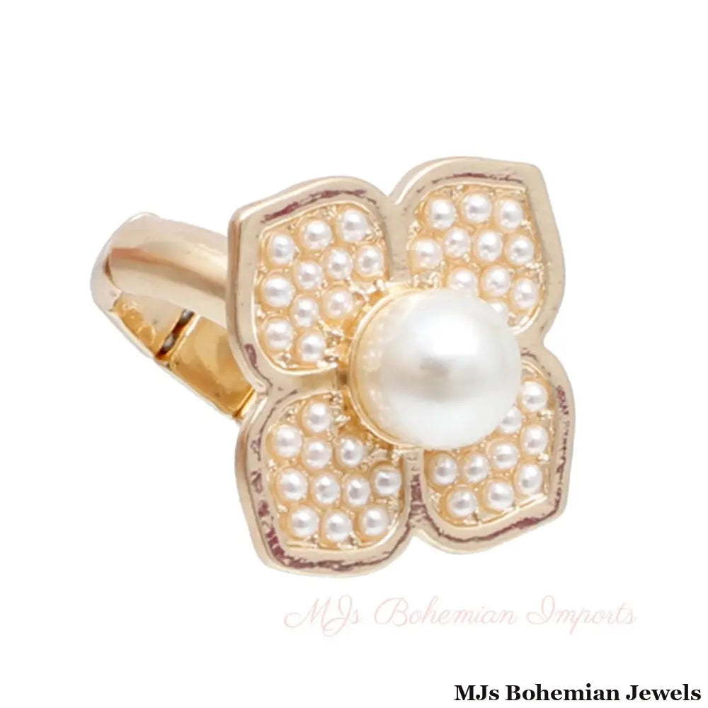 Pearl Bloom: Flower Ring