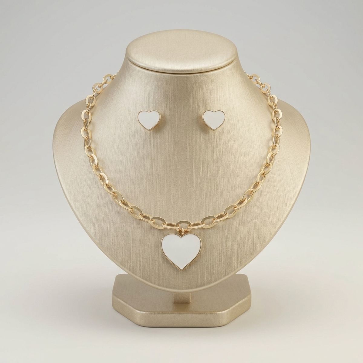 Cream Heart Pendant Gold Oval Chain Necklace