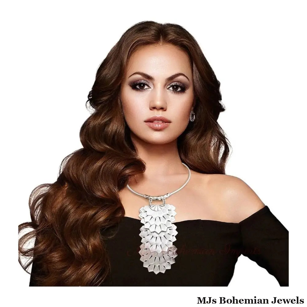 Silver Metal Art Deco Drop Collar